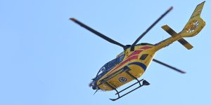 Młoda kobieta spadła ze schodów i straciła czucie w nogach. Interweniował śmigłowiec LPR