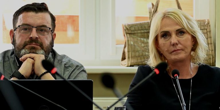 "Niech pan na nas nie krzyczy" - debata o zmianie Statutu. Nagranie z sesji
