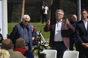 trzaskobus kamień pomorski