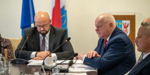 Pytania o 116 tys. zł odprawy starosty Malca wciąż bez odpowiedzi. O co chodzi?