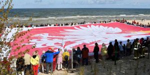 Rekord Guinessa w Międzyzdrojach - Największe Godło Polski!