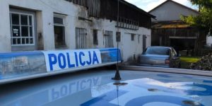 Na widok patrolu dodał gazu… i wpadł z narkotykami w Fiacie