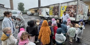 Przedszkolaki z Kamienia Pomorskiego odwiedziły Ciastkarnię-Piekarnię „Żelek”