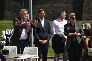 trzaskobus kamień pomorski