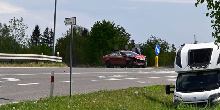 Zderzenie lawety z samochodem osobowym na obwodnicy Kamienia Pomorskiego