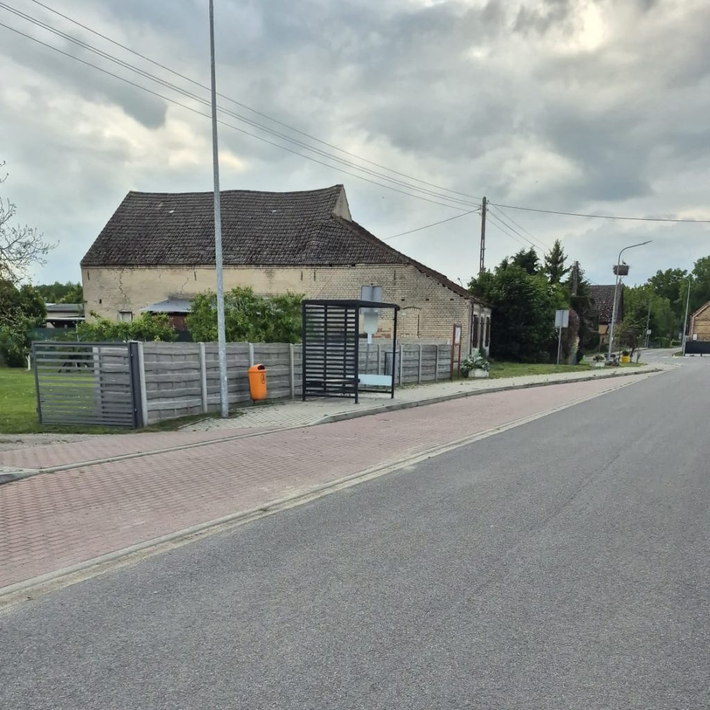przystanek w chominie gmina świerzno