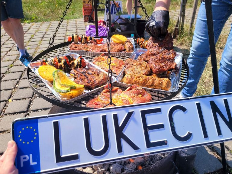 W Dziwnowie sołectwa zmierzyły się ze sobą na grille!