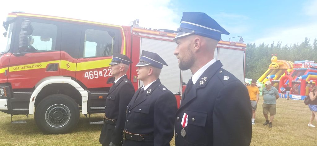nowy wóz strażacki osp trzebieszewo