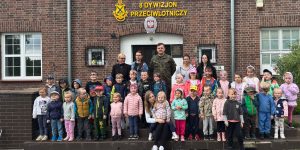 Dzień Dziecka z żołnierzami – Przedszkole "W Dechę" z wizytą w jednostce wojskowej w Dziwnowie