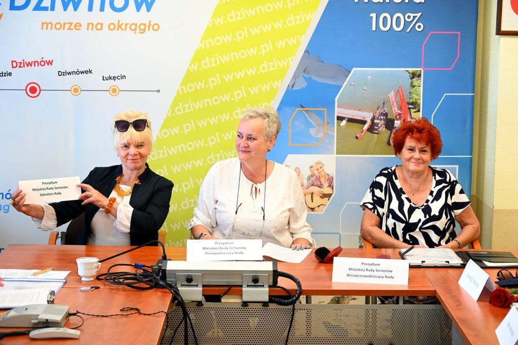 rada miejska seniorów dziwnów