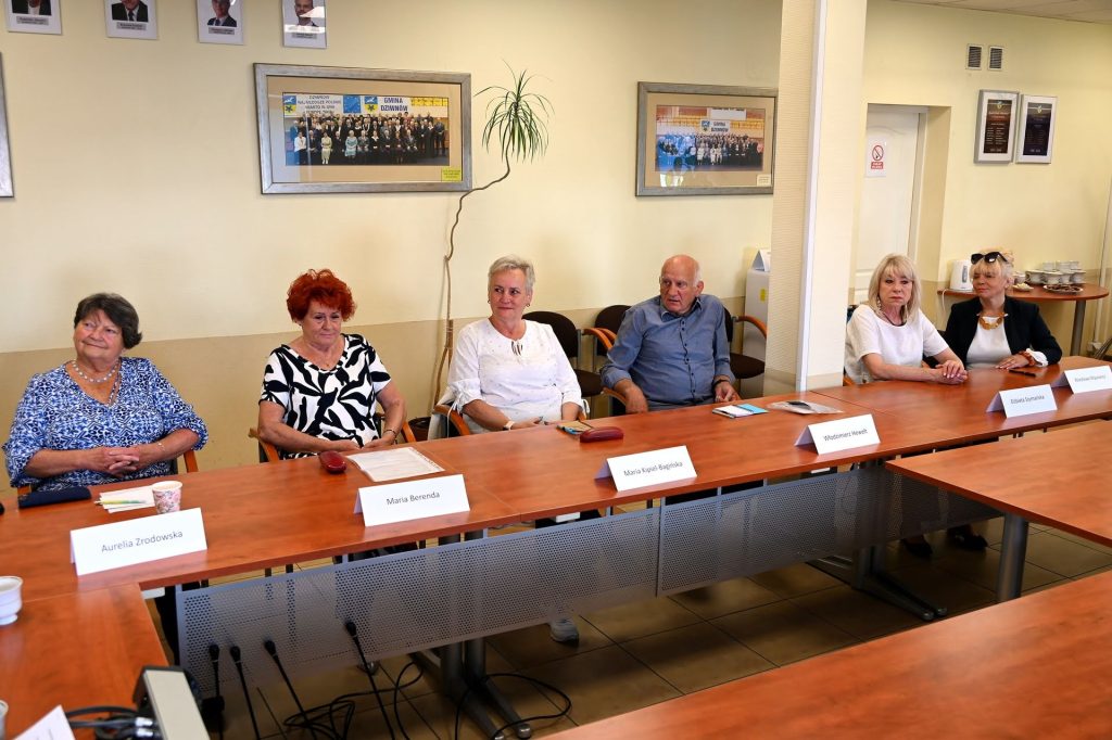 rada miejska seniorów dziwnów