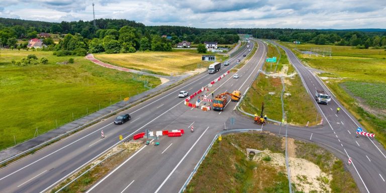 Nowy fragment S3 otwarty. Problemy nie ustają, GDDKiA zapowiada nowy odcinek na lipiec