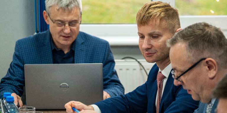 Wójt Świerzna przedstawi raport. Przewodniczący zaprasza na debatę
