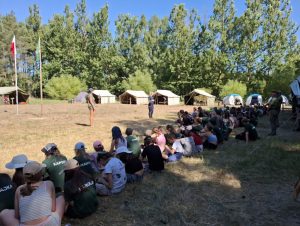 Policja edukuje dzieci i młodzież na wakacjach o bezpieczeństwie