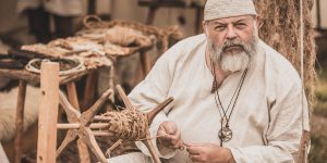 Rzemieślniczy przedsmak festiwalu. Warsztaty w Centrum Słowian i Wikingów