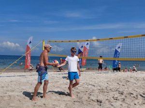 turniej siatkówki plażowej w międzywodziu