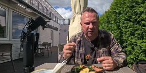 Kamieński specjał okiem krytyka kulinarnego. Tomasz Strzelczyk i Ryby Zubowicz