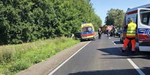Kolizja trzech pojazdów pod Kaleniem. Sprawca był poszukiwany przez policję