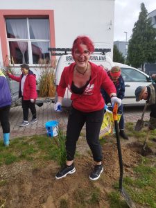 wielkie sprzątanie i nasadzanie