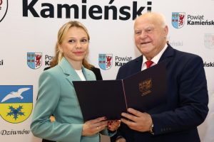 Powiatowe obchody Dnia Edukacji Narodowej wręczono Nagrody Starosty Kamieńskiego