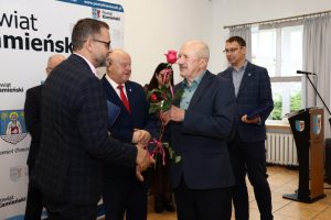 Powiatowe obchody Dnia Edukacji Narodowej wręczono Nagrody Starosty Kamieńskiego