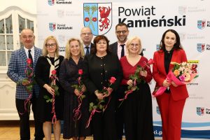 Powiatowe obchody Dnia Edukacji Narodowej wręczono Nagrody Starosty Kamieńskiego