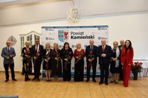 Powiatowe obchody Dnia Edukacji Narodowej wręczono Nagrody Starosty Kamieńskiego