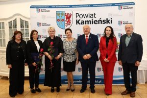 Powiatowe obchody Dnia Edukacji Narodowej wręczono Nagrody Starosty Kamieńskiego