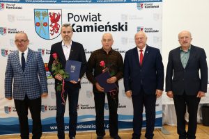 Powiatowe obchody Dnia Edukacji Narodowej wręczono Nagrody Starosty Kamieńskiego