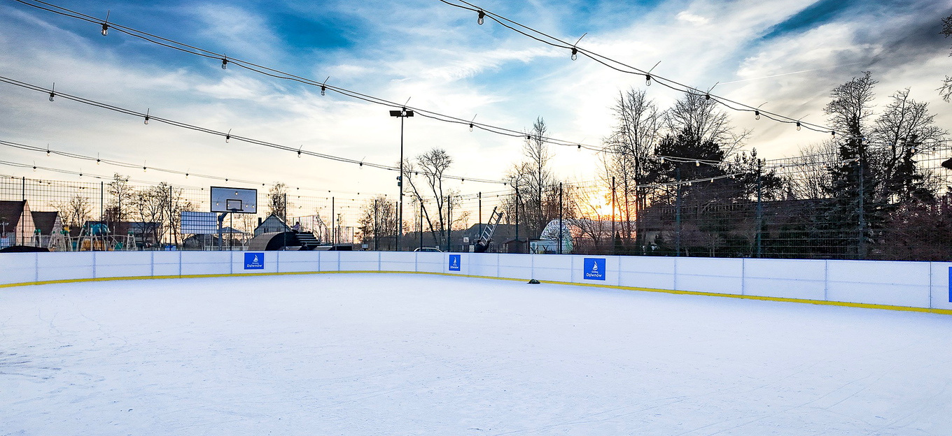 Lodowisko miejskie w Dziwnowie otwarte po gruntownym remoncie!