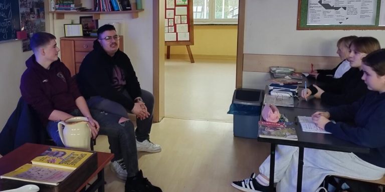 Morskie plany, motoryzacja i Egipt. Absolwenci zainspirowali piątoklasist&oacute;w