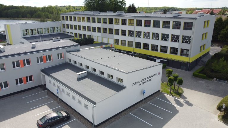 Gołoledź paraliżuje region — Golczewo zamyka szkoły, Urząd Miejski "w trybie awaryjnym"