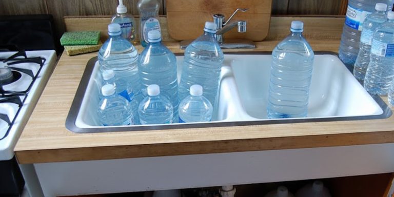 Kolejna awaria wodociągu w gminie Świerzno. Mieszkańcy pytają: kiedy to się skończy?